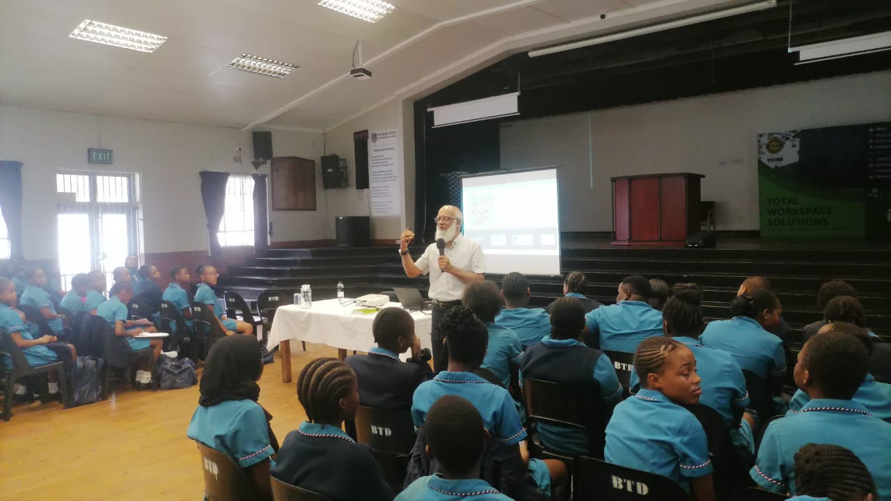 We Love Reading Programme - Photo 6